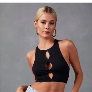Vici xs/s ALMINA CUTOUT CROP TOP - BLACK -
